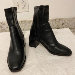Dolce Vita Black Ankle Booties